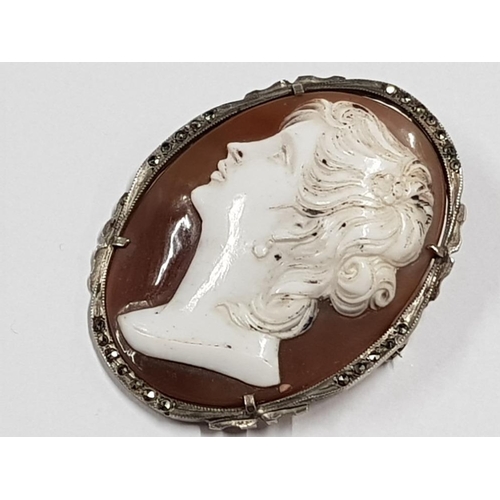 356 - CAMEO BROOCH SET IN SILVER, 10G GROSS