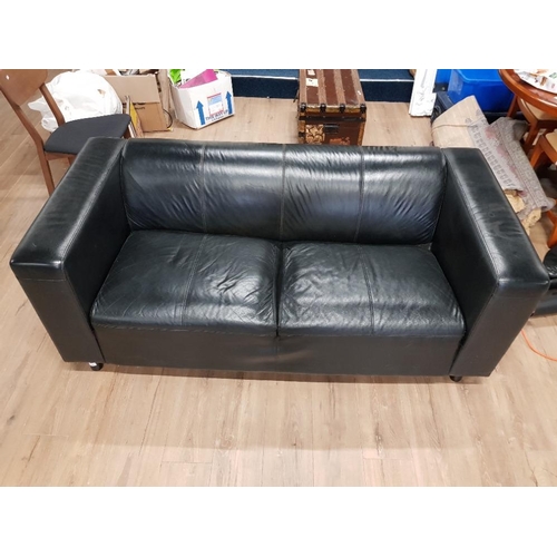 374 - A BLACK LEATHERETTE 2 SEATER SETTEE