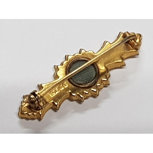 384 - 9CT YELLOW GOLD BROOCH SET WITH ONE DIAMOND, 1.9G GROSS