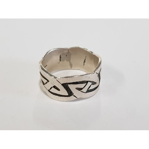 417 - SILVER CELTIC STYLE BAND SIZE W 1/2 8.6G