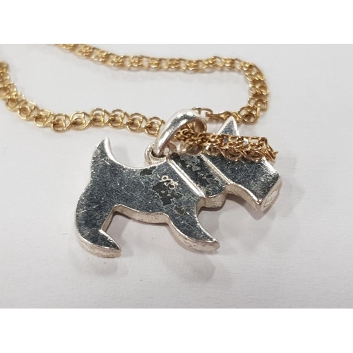 429 - A SILVER AND DIAMANTE SCOTTIE DOG PENDANT ON AN 18INCH SILVER GILT CHAIN 4.3G GROSS