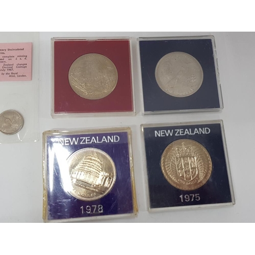 12 - COLLECTION OF NEW ZEALAND COINS 1965 SET WITH VARIOUS CROWNS CASED, SOME PRE 1947 SILVER