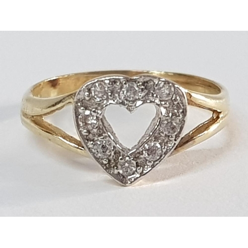 216 - 9CT YELLOW GOLD SMALL CUBIC SET HEART SHAPE RING, 1.2G SIZE F