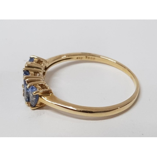 240 - A 9CT YELLOW GOLD AND BLUE STONE RING T 1/2 2G GROSS