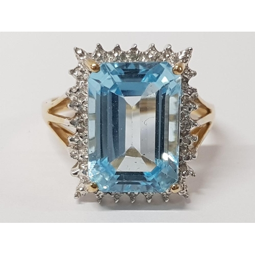 252 - 9CT YELLOW GOLD AQUAMARINE AND WHITE STONE RING, 5.6G GROSS SIZE R