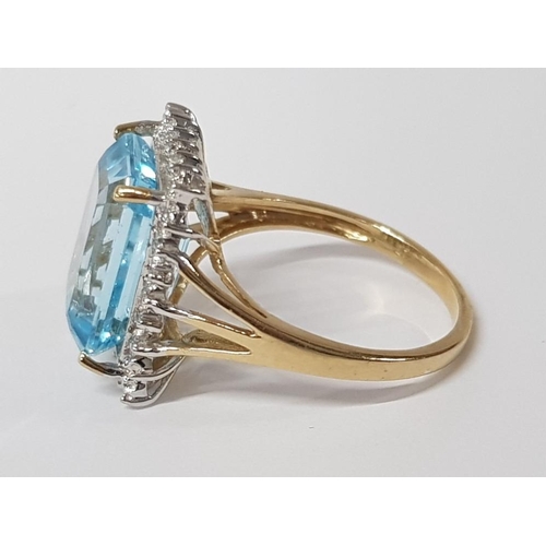 252 - 9CT YELLOW GOLD AQUAMARINE AND WHITE STONE RING, 5.6G GROSS SIZE R