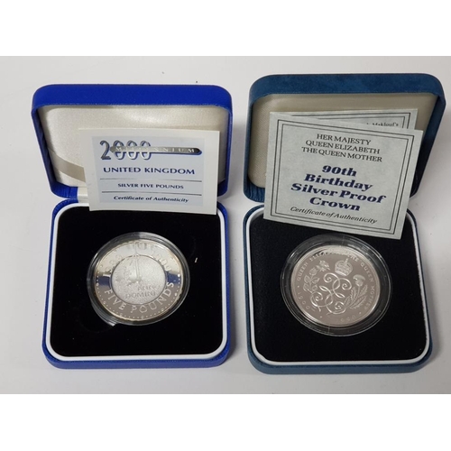 38 - 2 SILVER 5 POUND COINS, 1990 CROWN PROOF MINTAGE 150,000 28.28 GRAMS BOXED WITH COA UNCIRCULATED, RO... 