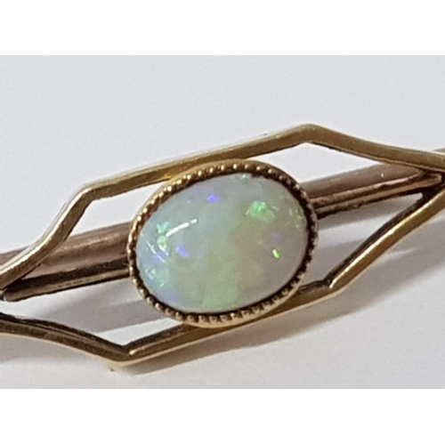 255 - 15CT YELLOW GOLD OPAL AND PEARL BROOCH, 2.8G