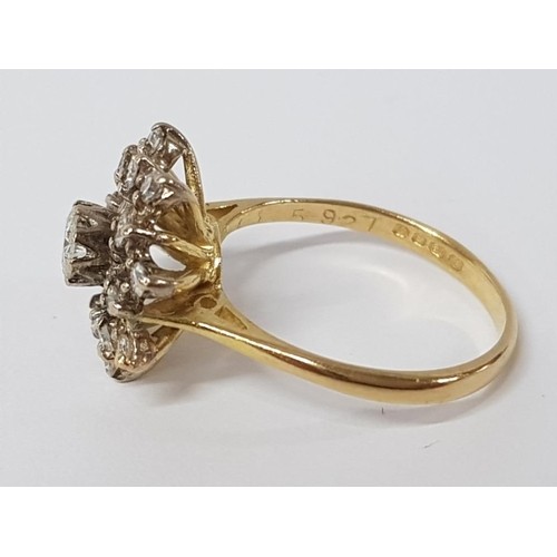 278 - 18CT YELLOW GOLD DIAMOND CLUSTER RING, 3.3G GROSS SIZE K