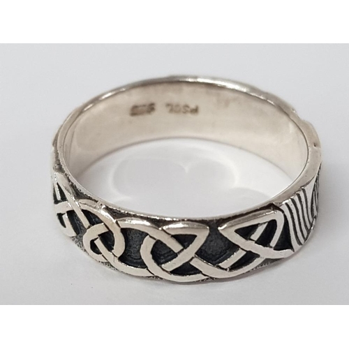 281 - SILVER CELTIC BAND RING, 3.6G SIZE S