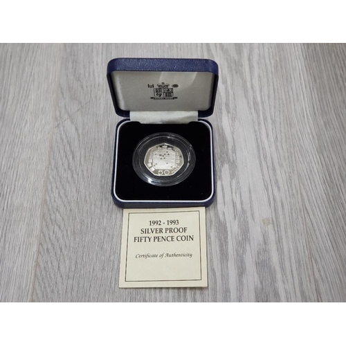 141 - ROYAL MINT UK 1992 50P EC SILVER PROOF COIN IN CASE OF ISSUE WITH CERTIFICATE