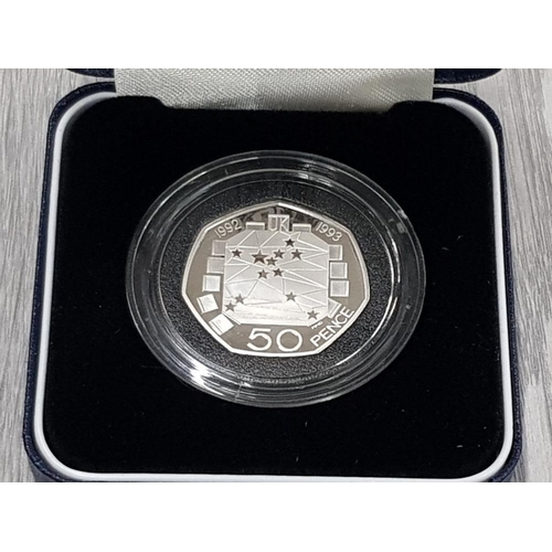 141 - ROYAL MINT UK 1992 50P EC SILVER PROOF COIN IN CASE OF ISSUE WITH CERTIFICATE