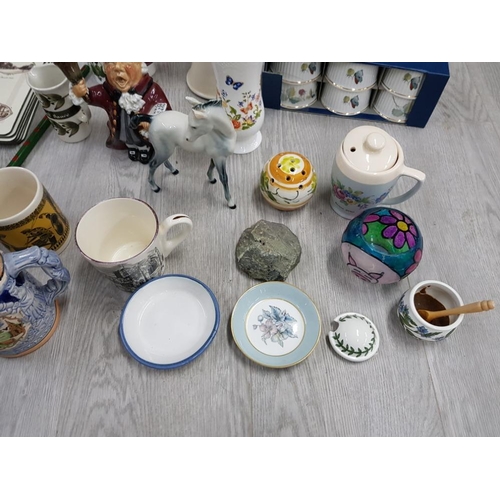 179 - MISCELLANEOUS ITEMS TO INCLUDE ROY KIRKHAM CHARACTER JUG, AINSLEY COTTAGE GARDEN VASE, BOX OF 6 ROYA... 