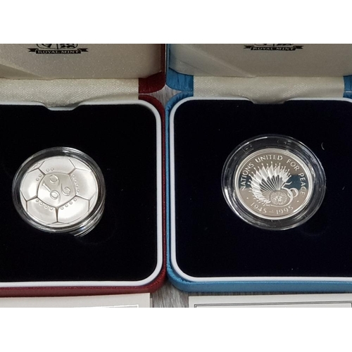 212 - UK ROYAL MINT SILVER PROOF £2 COIN SETS 1995 AND 1996 BOTH IN ORIGINAL CASE WITH CERTIFICATE