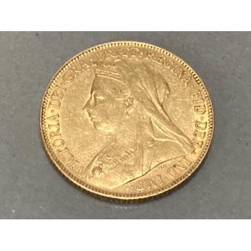 10 - 22CT GOLD 1900 FULL SOVEREIGN COIN