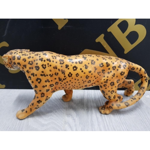 109 - 2 BESWICK ANIMAL FIGURES INCLUDING LARGE LEOPARD FIGURE BY ARTHUR GREDINGTON AND A SMALL LION CUB WI... 