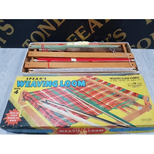 86 - VINTAGE SPEARS WEAVING LOOM SIZE 4 IN ORIGINAL BOX