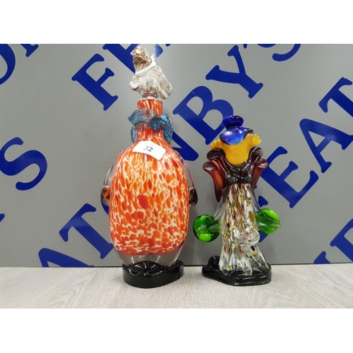 32 - FAT MURANO GLASS DECANTER (HAT CHIPPED) TOGETHER WITH A MURANO GLASS CLOWN FIGURE IN PERFECT CONDITI... 