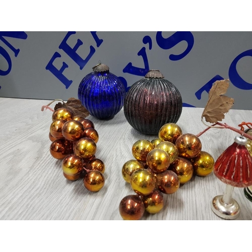 38 - BLOWN GLASS CHRISTMAS DECORATIONS TO INCLUDE 2 LARGE RIBBED ANTIQUE GERMAN KUGELS FOUR EARLY 20TH CE... 