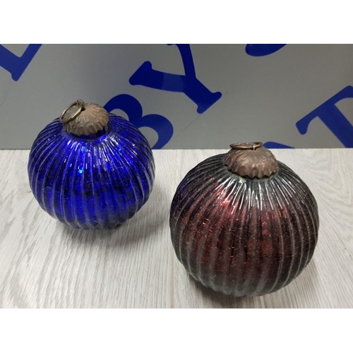 38 - BLOWN GLASS CHRISTMAS DECORATIONS TO INCLUDE 2 LARGE RIBBED ANTIQUE GERMAN KUGELS FOUR EARLY 20TH CE... 