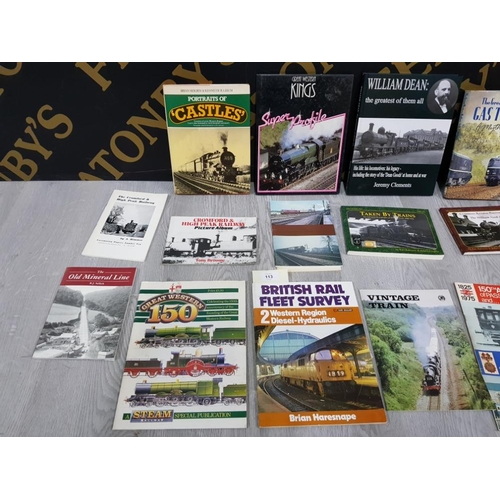 113 - COLLECTION OF VINTAGE RAILWAY BOOKS AND MAGAZINES, INCLUDES RAILWAY PASSENGER STATIONS IN ENGLAND SC... 