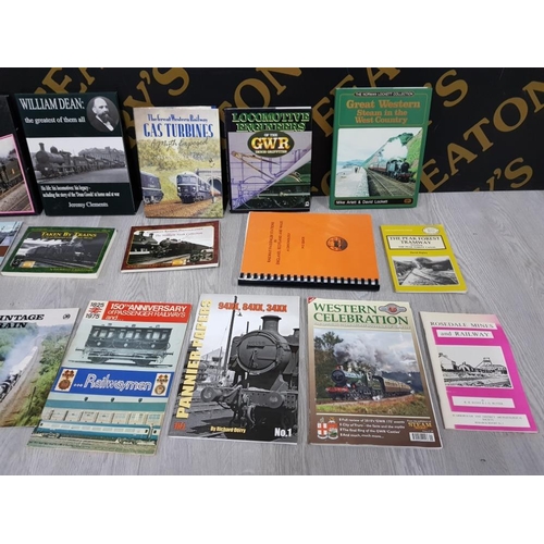 113 - COLLECTION OF VINTAGE RAILWAY BOOKS AND MAGAZINES, INCLUDES RAILWAY PASSENGER STATIONS IN ENGLAND SC... 