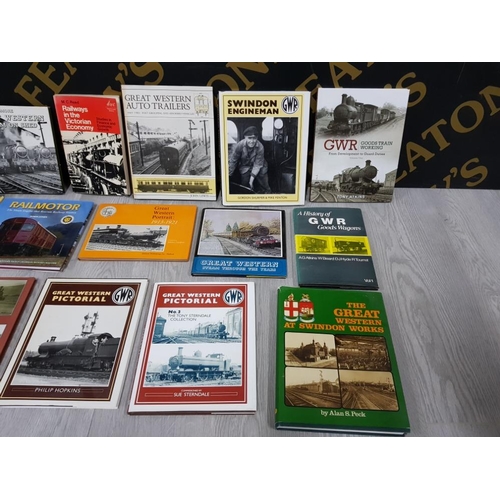 114 - COLLECTION OF VINTAGE RAILWAY BOOKS INCLUDING SWINDON ENGINEMAN, GREAT WESTERN STEAM IN CORNWALL ETC