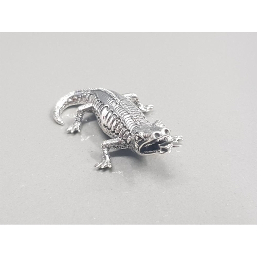 330 - 925 STERLING SILVER FIGURE OF A LIZARD 5CM IN LENGTH 14.6 G