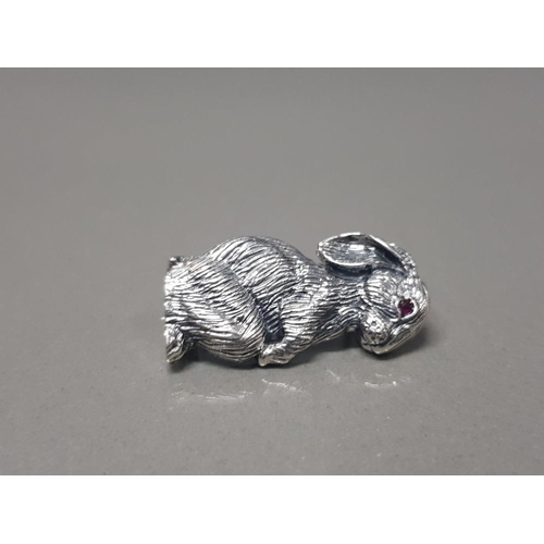 345 - 925 STERLING SILVER RABBIT BROOCH 6.1G