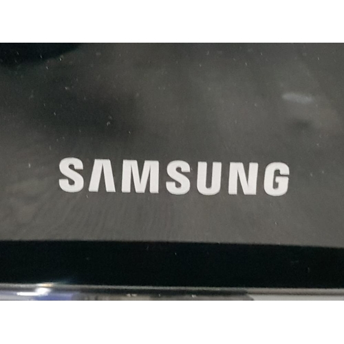 71 - SAMSUNG 32 INCH TELEVISION BLACK WITH REMOTE