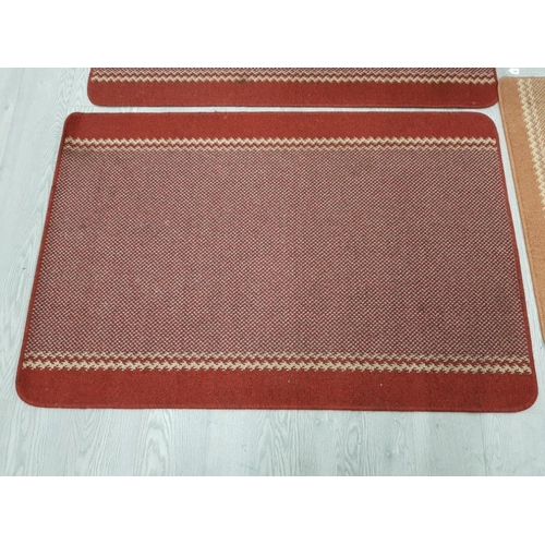 92 - 4 HALL RUGS WITH DECORATIVE PATTERNS 101 X 67, 79 X 50 AND 149 X 100 CM