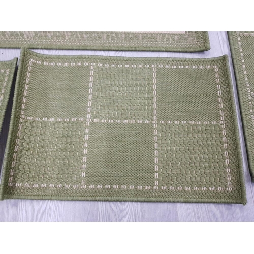 93 - 5 HALL RUGS GREEN CHECK WITH FLAT WEAVE AND GREEK GREEN 40 X 60, 60 X 110 AND 80 X 150 CM