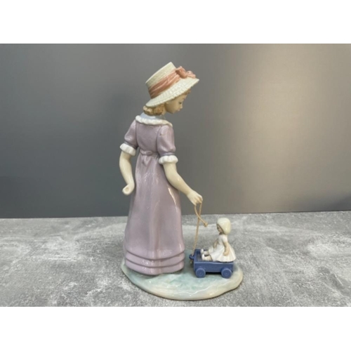 108 - LLADRO 5044 GIRL PULLING WAGON IN ORIGINAL BOX