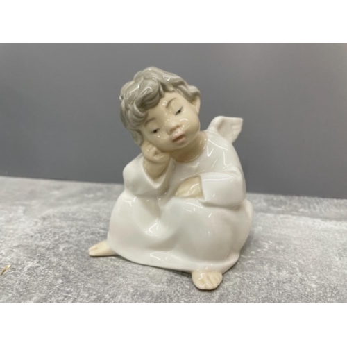 111 - LLADRO 4539 ANGEL THINKING IN ORIGINAL BOX