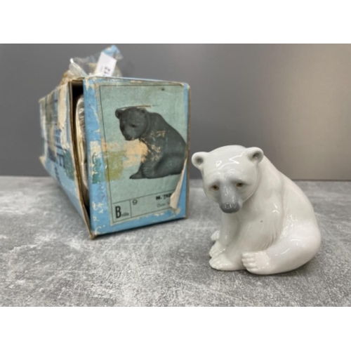 112 - LLADRO 1209 POLAR BEAR IN ORIGINAL BOX