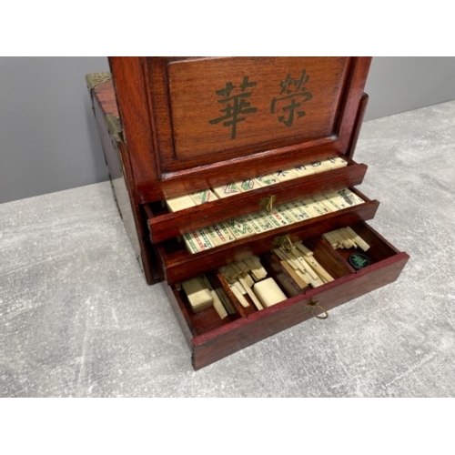 15 - WELL PRESENTED MAH JONG SET IN CHERRYWOOD WITH BEAUTIFUL EDGING