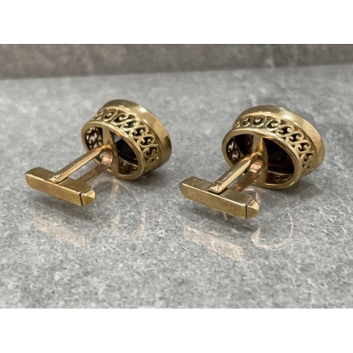 19 - BEAUTIFUL 9CT GOLD GARNET WELL DESIGNED CUFFLINKS 21.2G