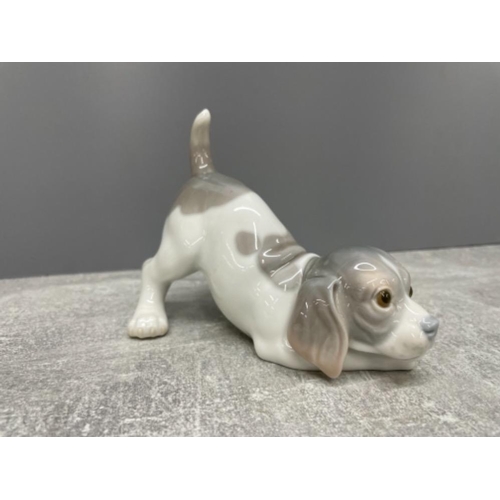 30 - LLADRO 1070 PLAYFUL PUPPY