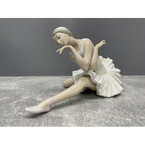 45 - LLADRO 4855 DEATH OF THE SWAN IN ORIGINAL BOX