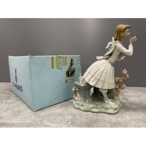 46 - LLADRO 1313 EXQUISITE SCENT IN ORIGINAL BOX