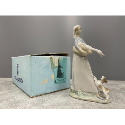 47 - LLADRO 4866 SHEPARD GIRL IN ORIGINAL BOX