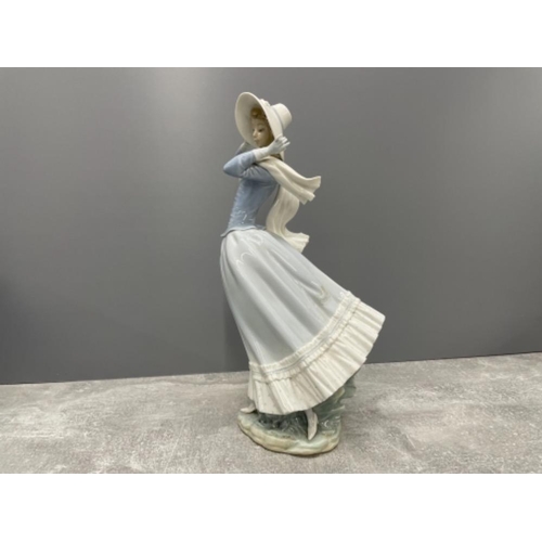 49 - LLADRO 4936 SPRING BREEZE