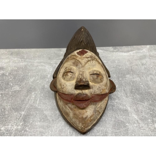 73 - AFRICAN 20TH CENTURY MUKUDJ OKUYLU SOCIETY PUNU GABON KAOLIN MASK