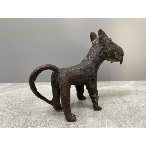 85 - AFRICAN 20TH CENTURY BRONZE BENIN LEOPARD FIGURE 12CMS X 15CMS