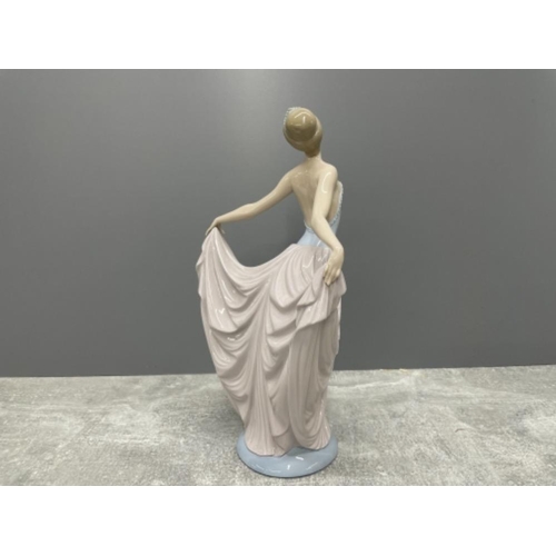 92 - LLADRO 5050 THE DANCER IN ORIGINAL BOX