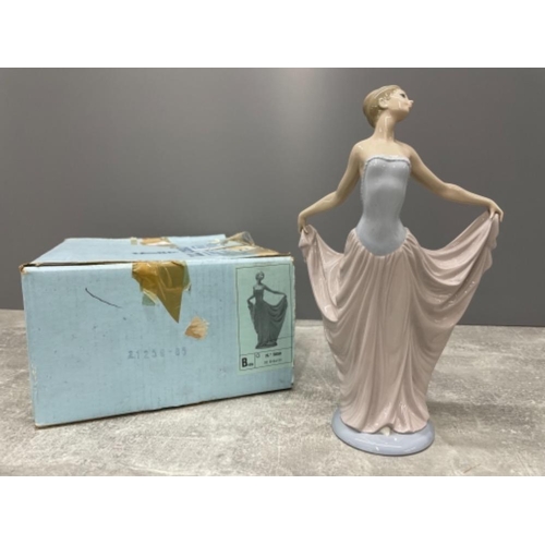 92 - LLADRO 5050 THE DANCER IN ORIGINAL BOX