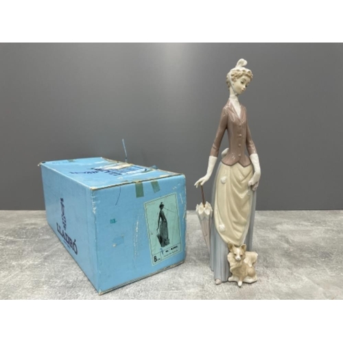 93 - LLADRO 4761 LADY BOULEVARD IN ORIGINAL BOX