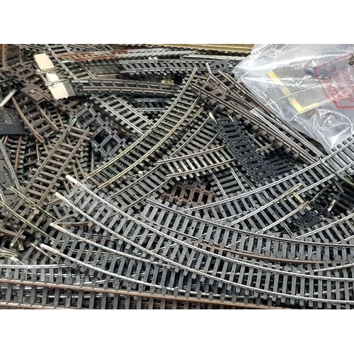 145 - A BOX OF MISCELLANEOUS TRAIN TRACKS