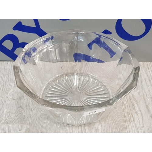 177 - DAVIDSONS GLASS BOWL WITH CUT GLASS STAR BOTTOM 12 SIDED