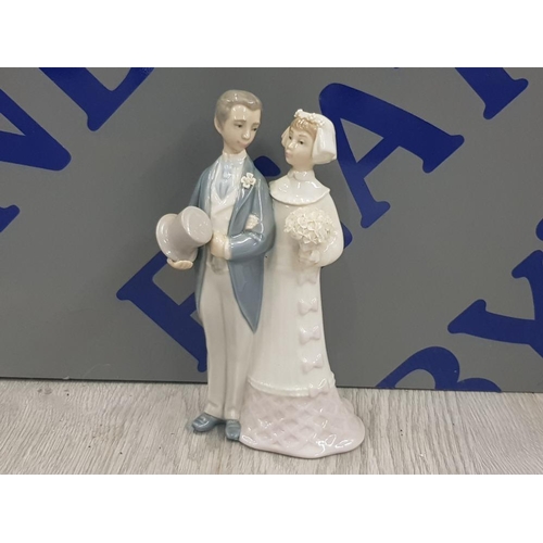 18 - LLADRO FIGURE 4808 BRIDE AND GROOM